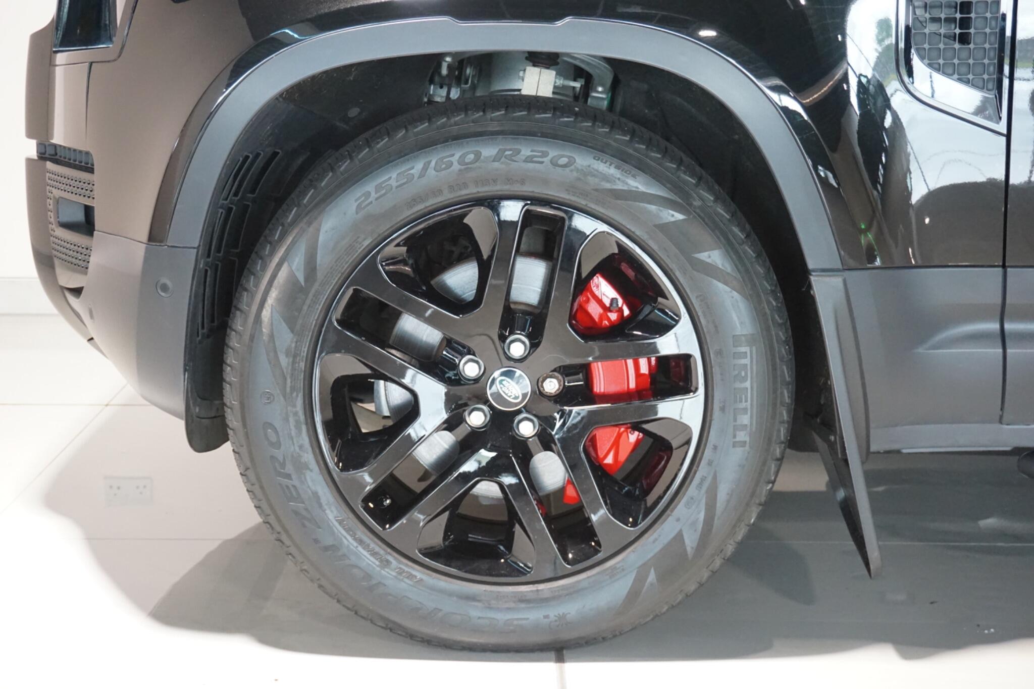 Land Rover Defender 110 3.0 D300 MHEV HSE SUV 5dr Diesel Auto 4WD Euro 6 (s/s) (300 ps)